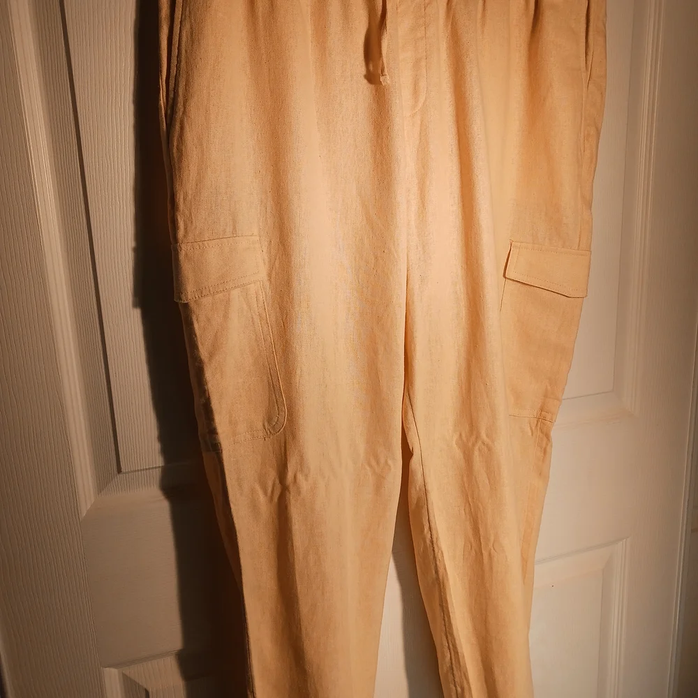 Banana Republic Women's Cream Cargo Pants Linen Blend